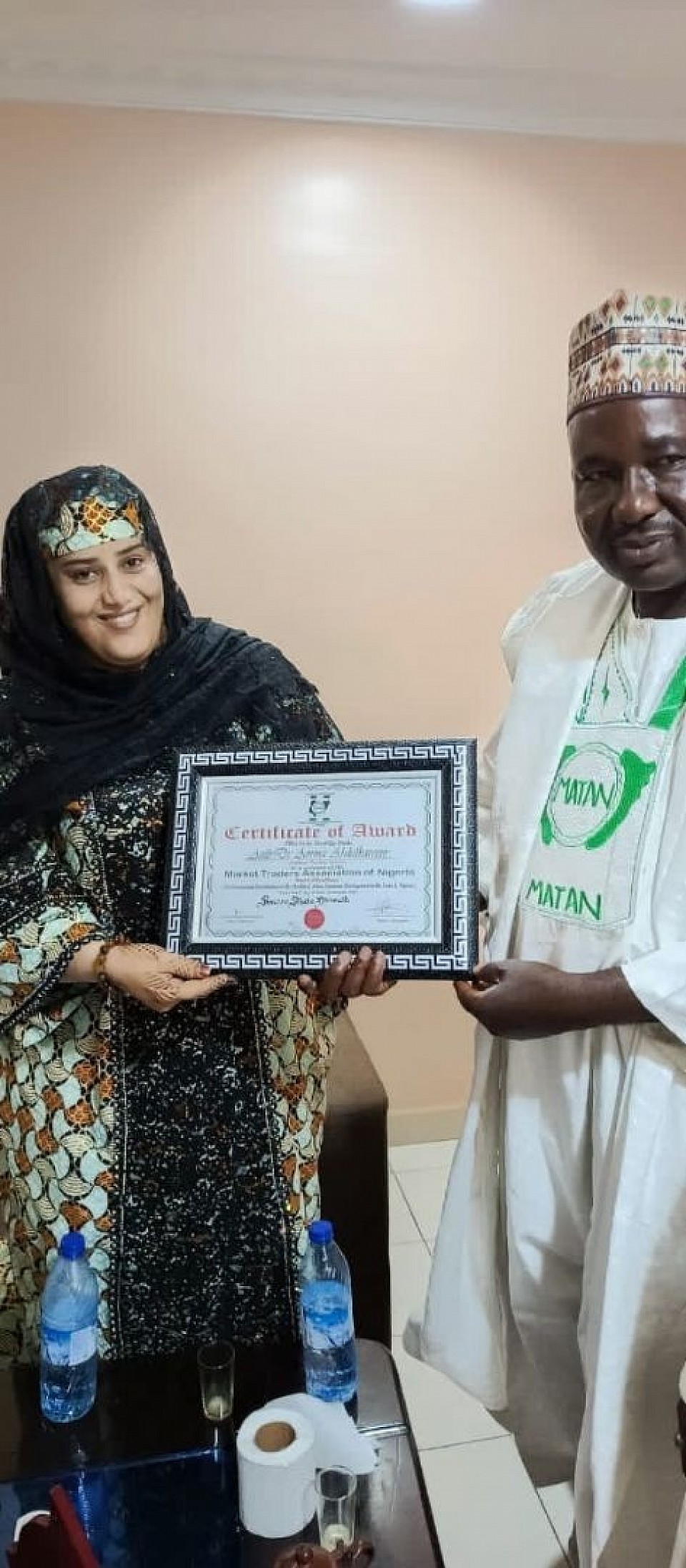 Dr. Aminatou and Stakeholder while receiving award